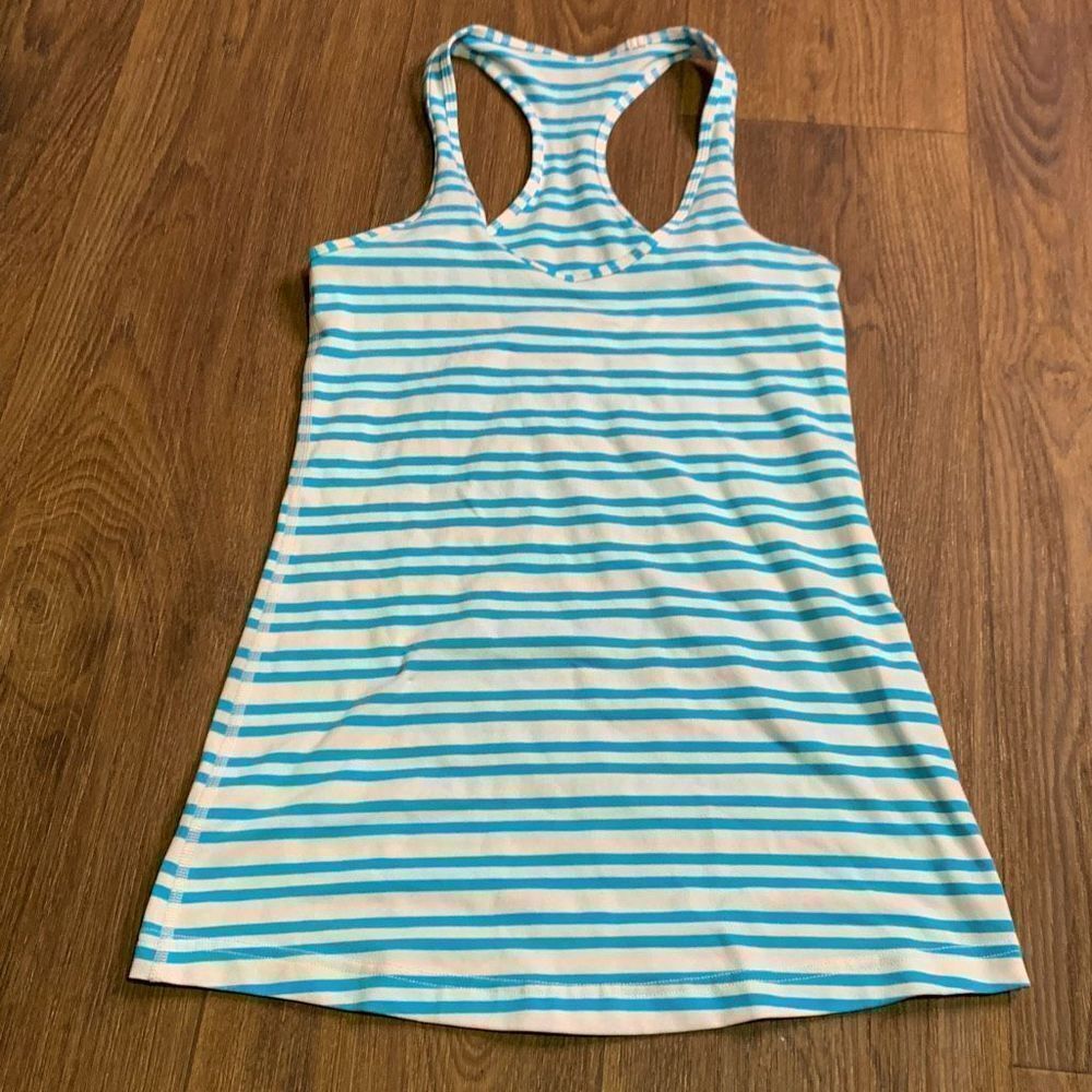 Lululemon stripe razorback tank top. Stretch workout running yoga size 4
